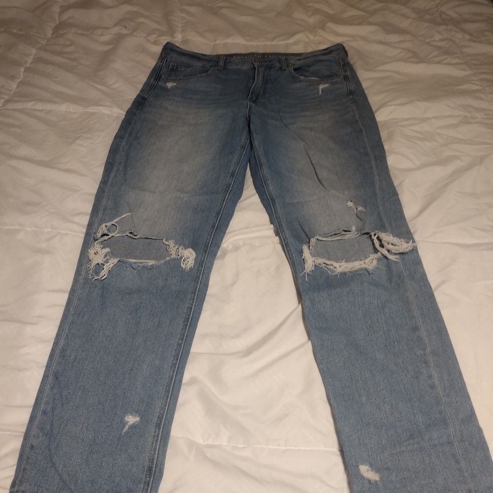 American Eagle Outfitters Light Blue Distressed Mom Jeans